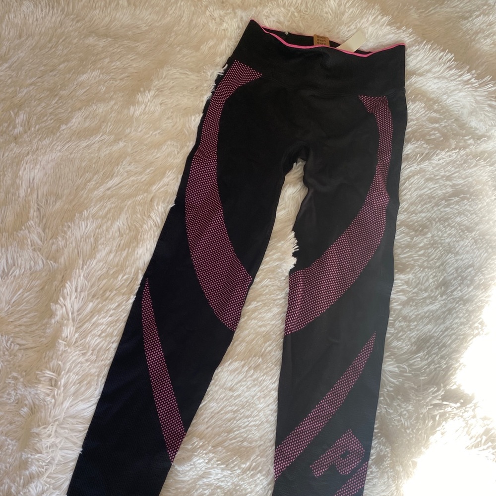 Victoria’s Secret PINK leggings